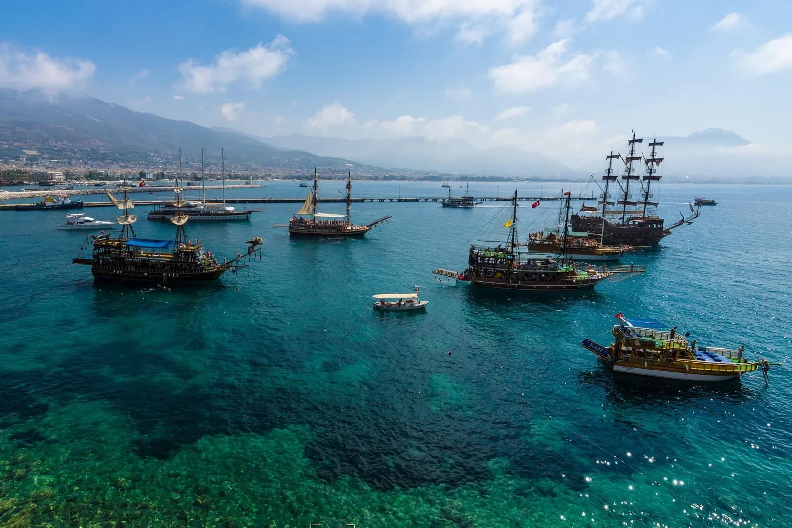 Alanya: Luxury Pirate Boat w/Transfer, Lunch & Soft Drinks