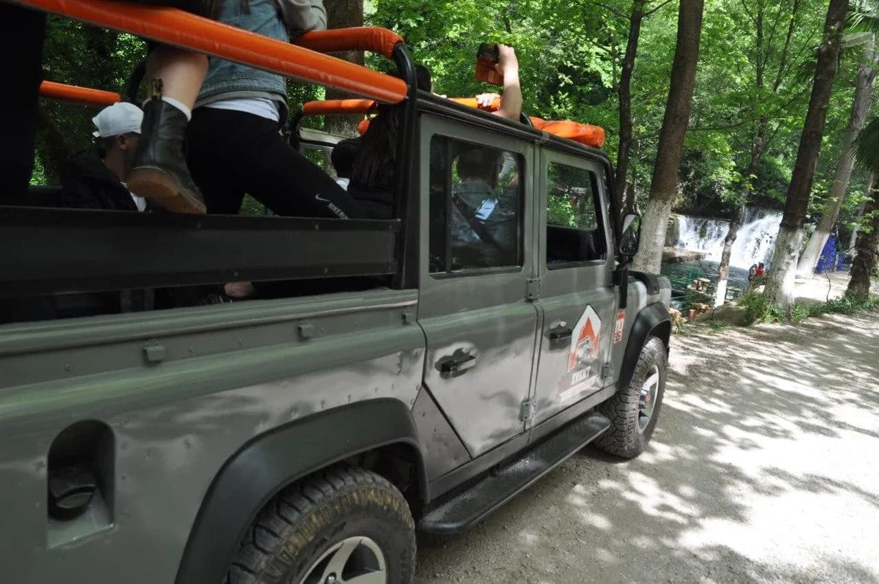 From Alanya: Jeep Safari Tour with Lunch at Dim River