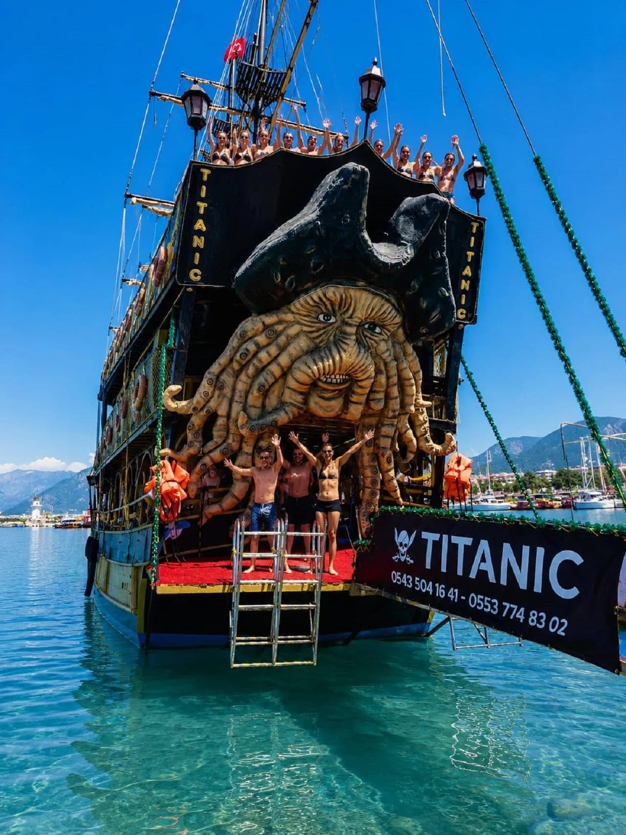 Alanya: Pirate- Party Boat Tour with Lunch & Drinks