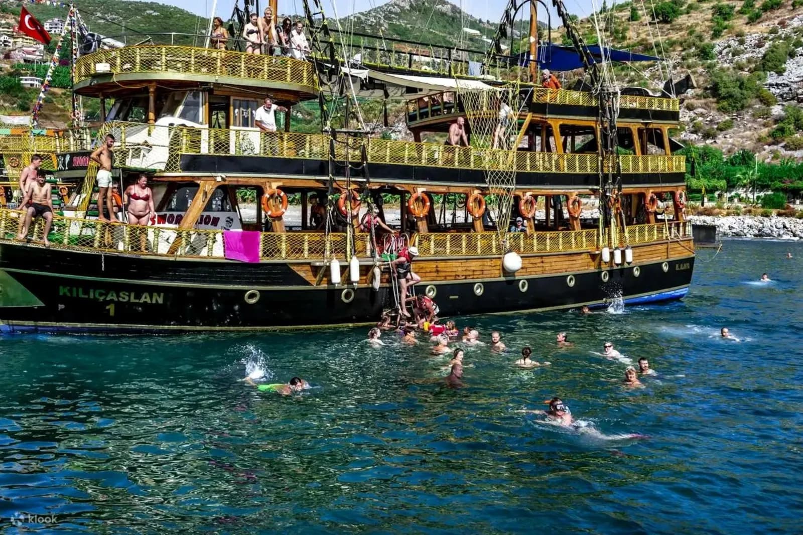 Alanya: 2 Concepts Boat Tour – Party or Relax Cruise