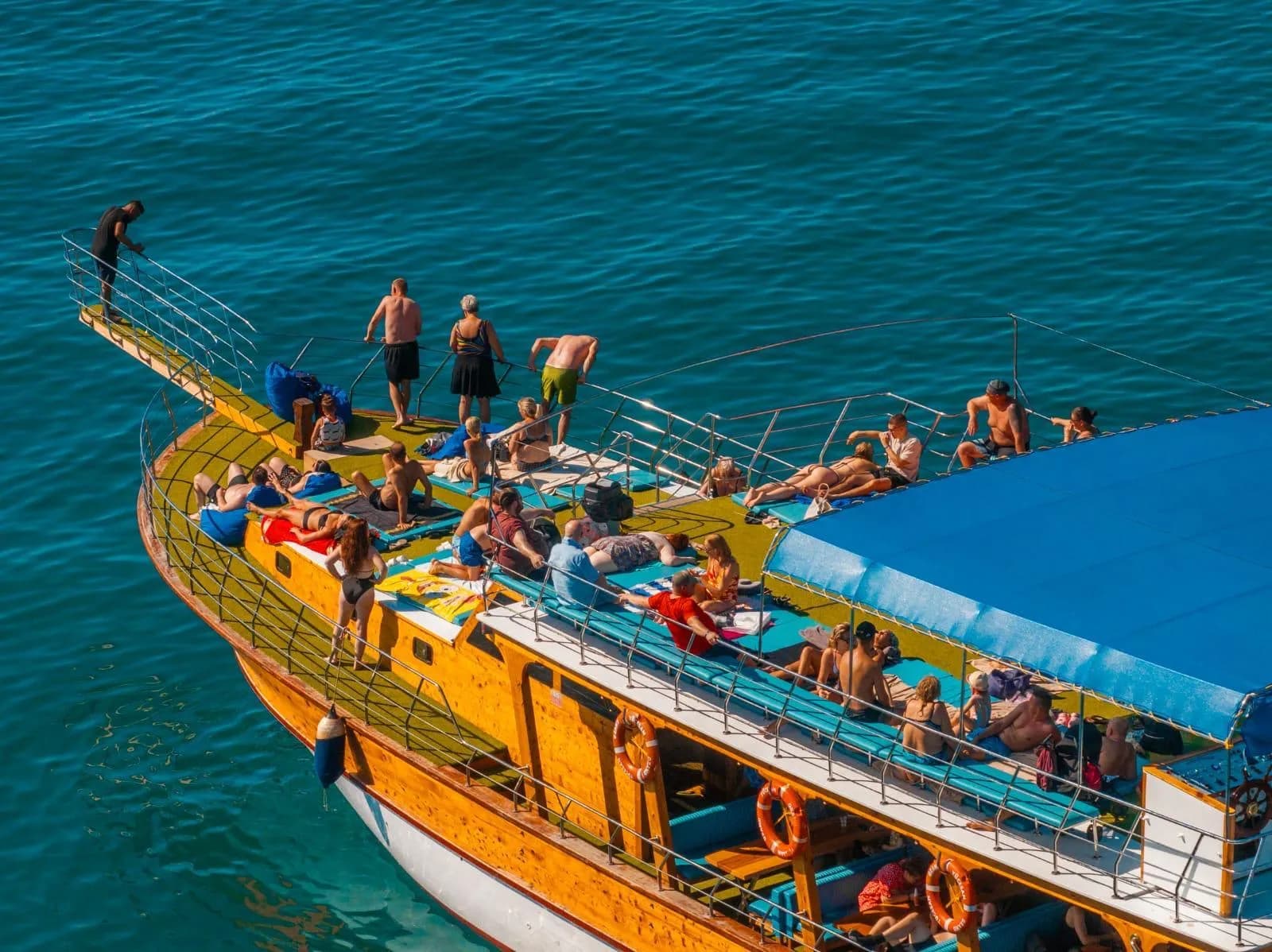 Alanya: 2 Concepts Boat Tour – Party or Relax Cruise