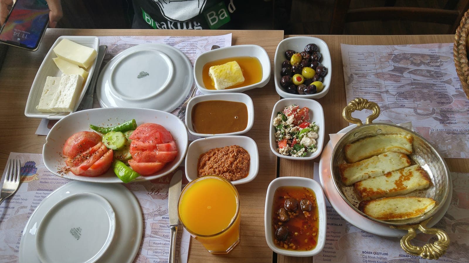 Turkish Breakfast in Alanya: How the Table Works